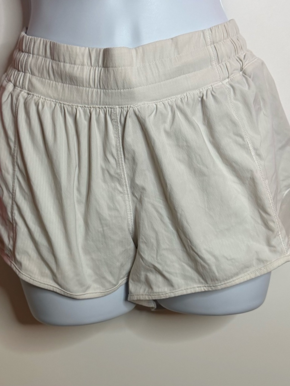 🤍 Lululemon Hawaii Exclusive Athletic Shorts | White | Size 12